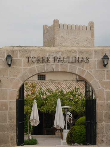 Entrada principal del restaurante La Torre de las Paulinas